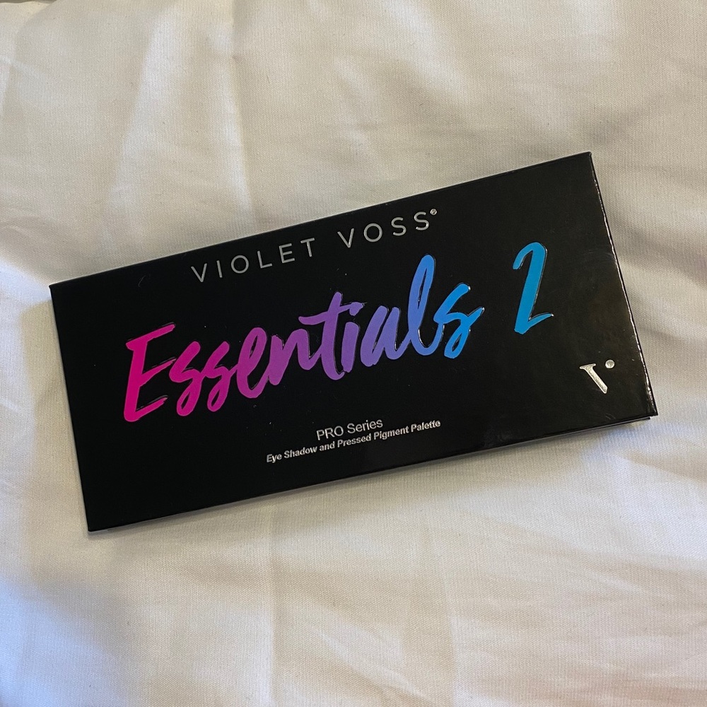 Violet Voss Essentials 2 Eye Shadow Pallet